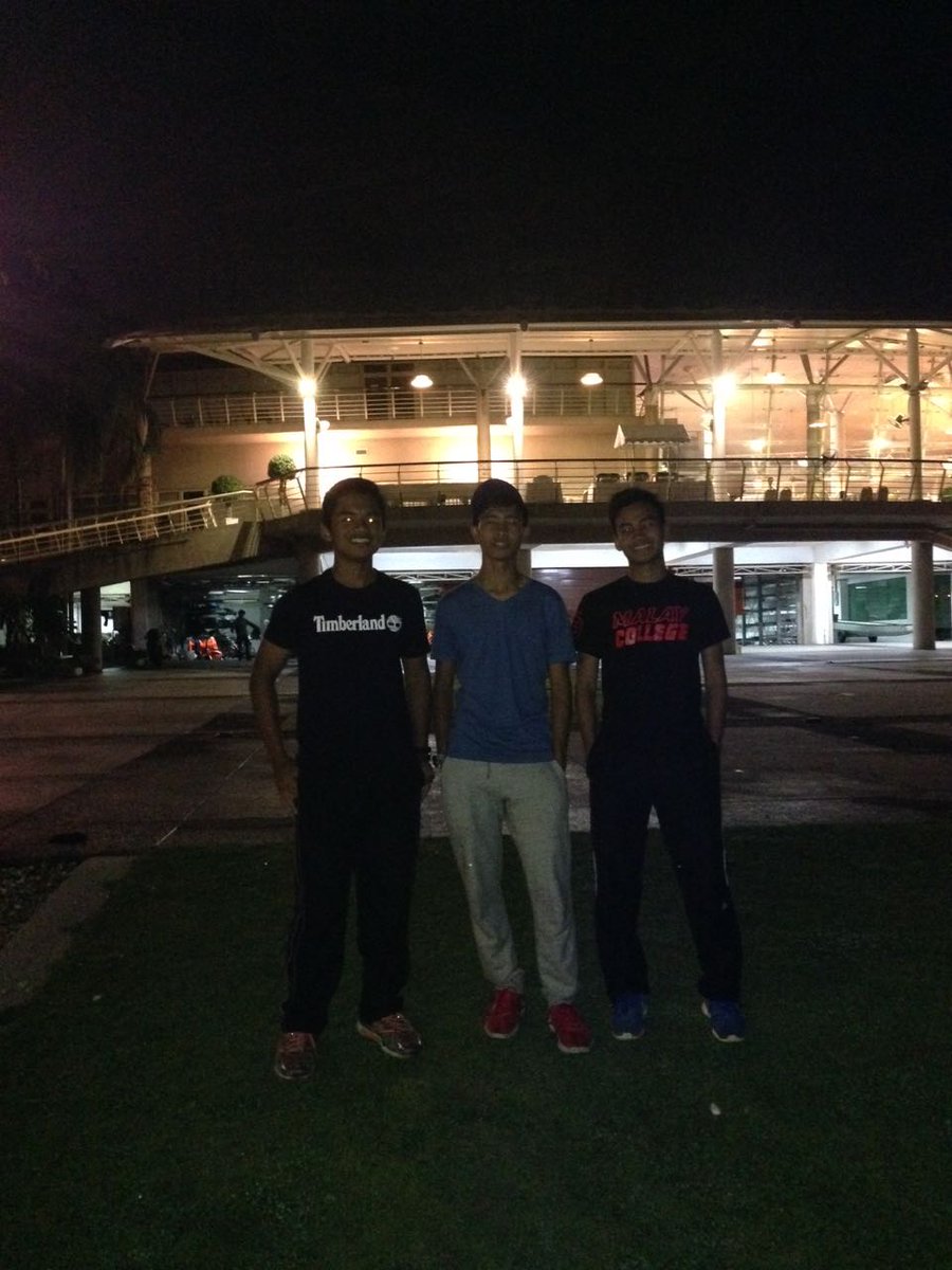 aimanarif_86's tweet photo. Sweet 16 bro🐟🐕 ada masa nanti lepak lagi👌 #since14 👑 @wanarif02_ https://t.co/8oLKQmQqEM