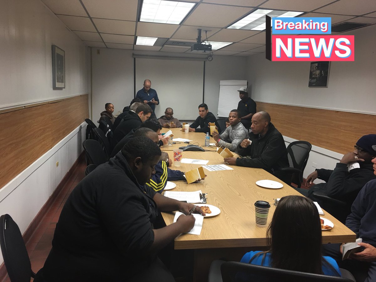 pietrangeli13's tweet photo. Bedford preload Legacy meeting. Thanks Diego for a great policy reading. #UPSfuture @IllinoisUPSers @Shellab1Shellie https://t.co/ONLboc1iVC
