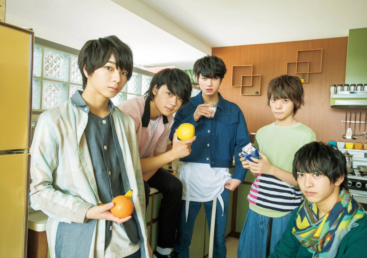 milk_info's tweet photo. ⭐️解禁⭐️
M!LKのオフィシャルカレンダーの発売が決定〜👏✨
テーマはM!LKハウスだよ🏡
カッコ可愛い5人が12ヶ月間✨
2018年も一緒に過ごしましょう🤗
FC会員予約は発売日より早くカレンダーをゲットできるよ✌️

#MILKカレンダー
#ようこそお家へ
#毎月楽しみ https://t.co/xDa3U317mj