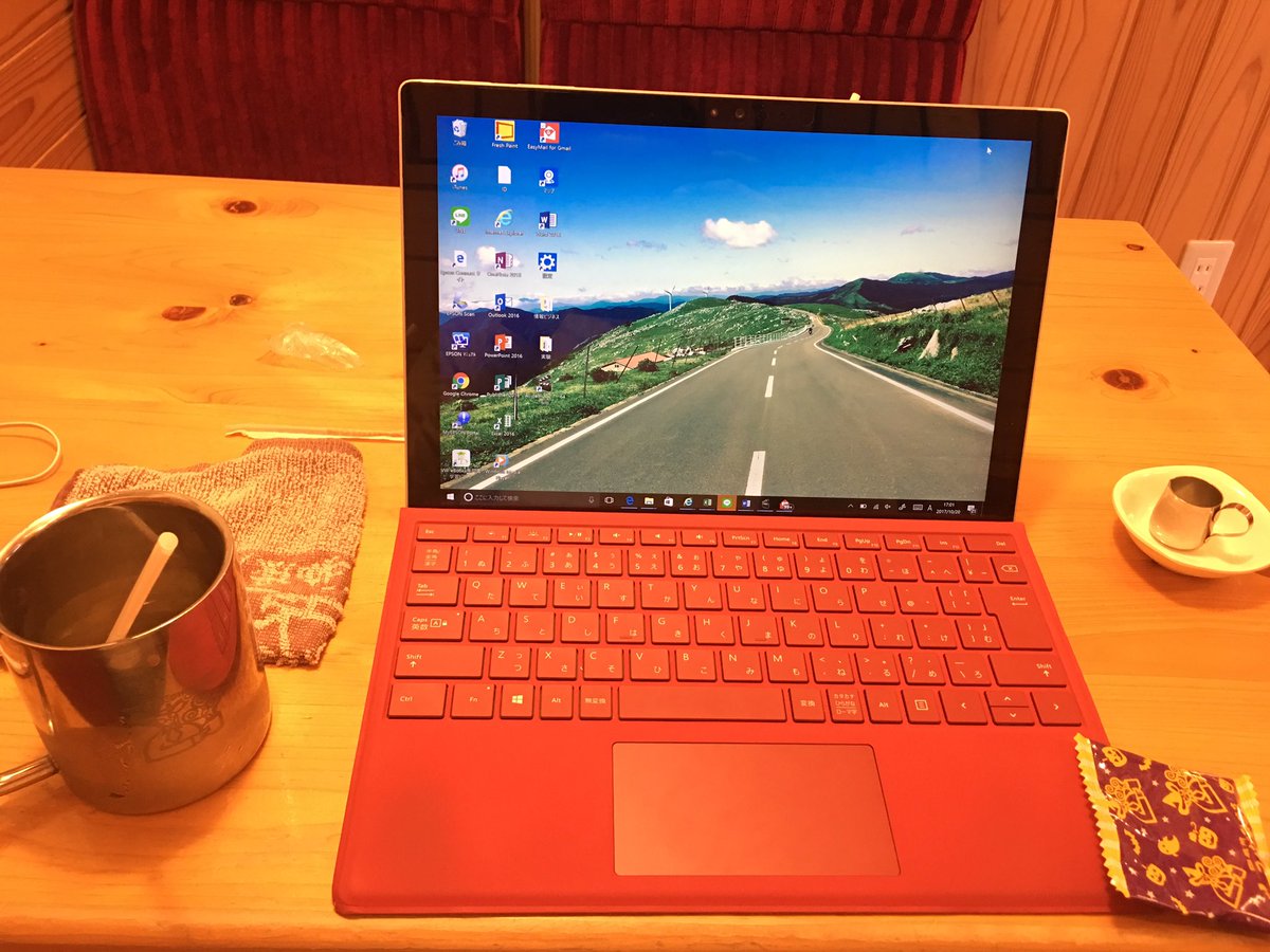 jAbuEKyWbGftDgo's tweet image. 今日はカフェでレポートしてます！^ ^
おもったよりお洒落だ笑