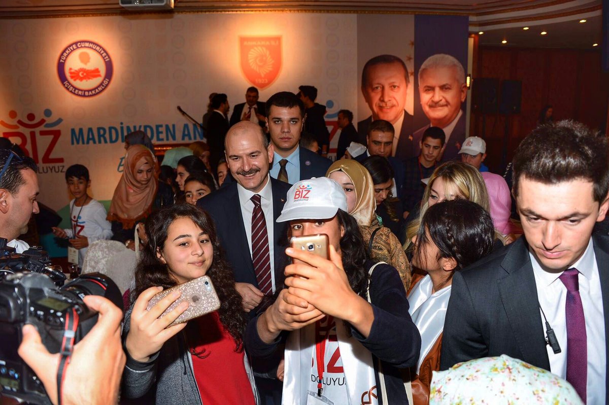 Dünyanın sizin Sevginize ihtiyacı var..

#BizAnadoluyuz Projesi kapsamında Mardin'den Ankara'ya gelen evlatlarımızla kahvaltıda bir aradayız