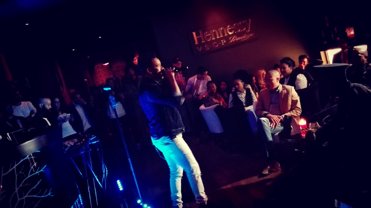 ChadSaaimanFans's tweet photo. Ending the set with #Nights @ChadSaaiman was on FIRE👑... The prince is back with his NEW EP dropping on Friday!
#FutureForeverEP https://t.co/ZbfuUVJxCw