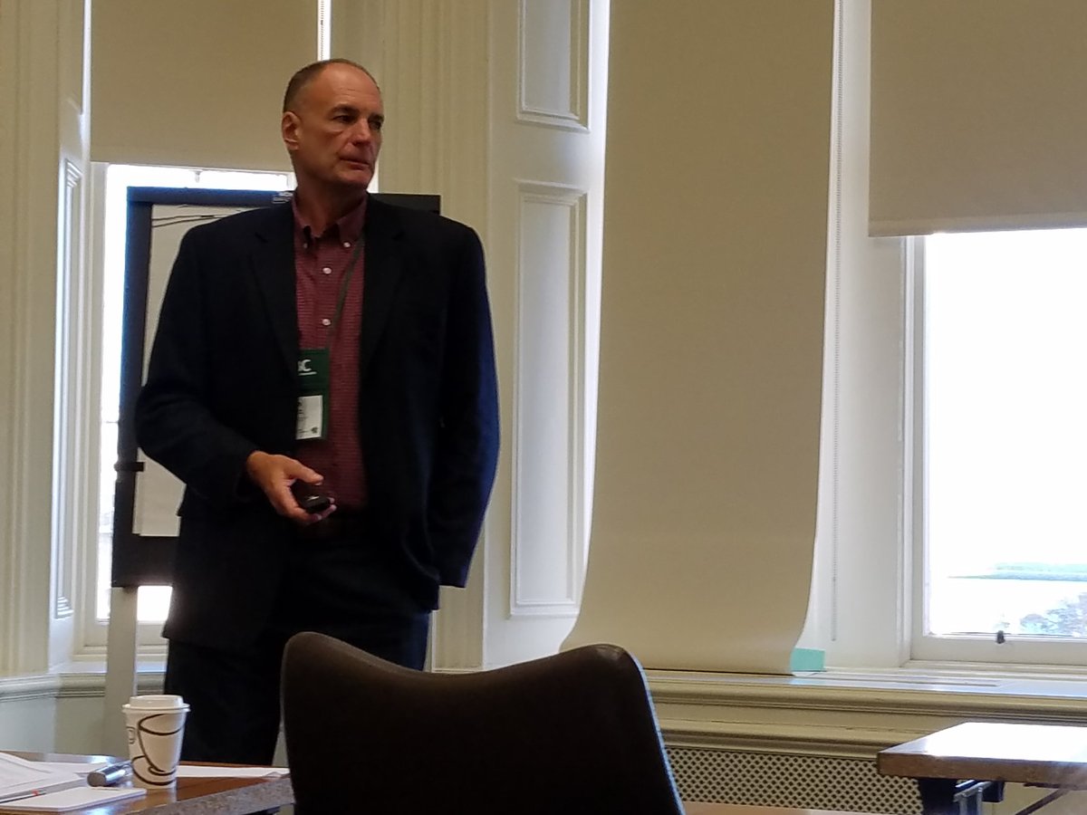 James Porter on teaching BCOMM online using enterprise social networks #IrelandABC