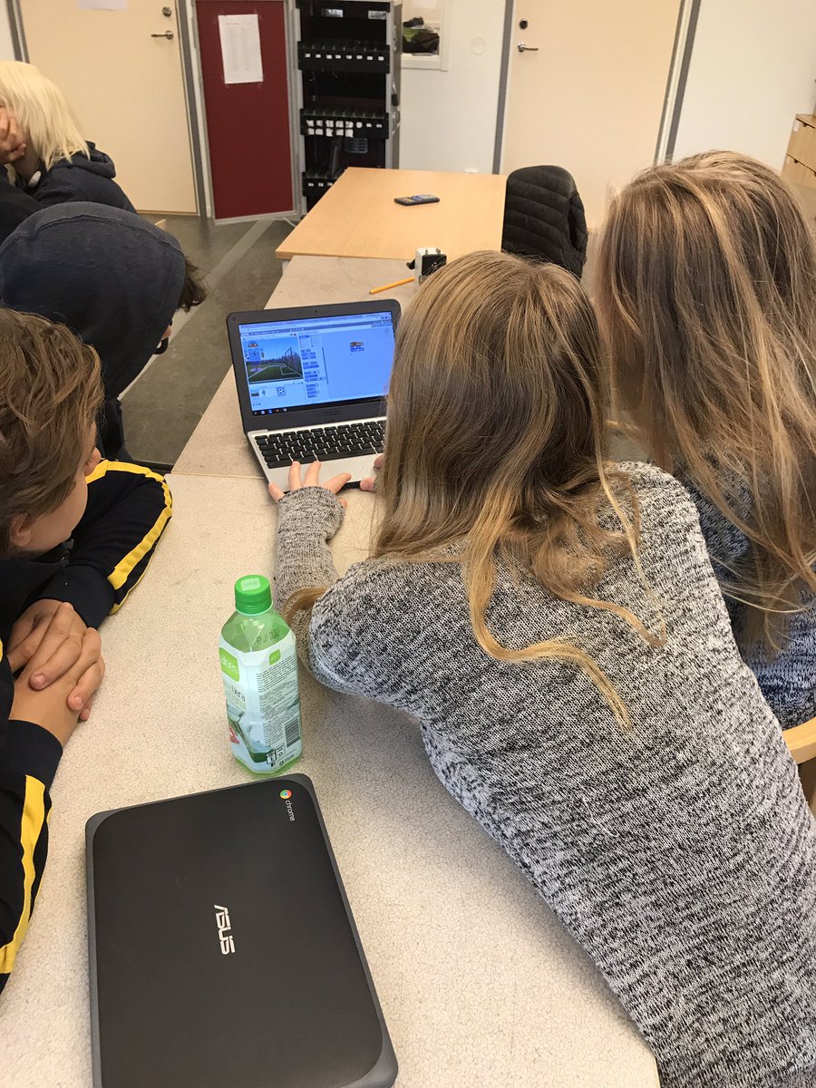 Programmering på <a href="/Tegelhagen/">Tegelhagens skola</a> i åk 7 och 8 #codeweek #solskol #tgl #csfirst #tegelhagen 👨🏼‍💻👩🏻‍💻