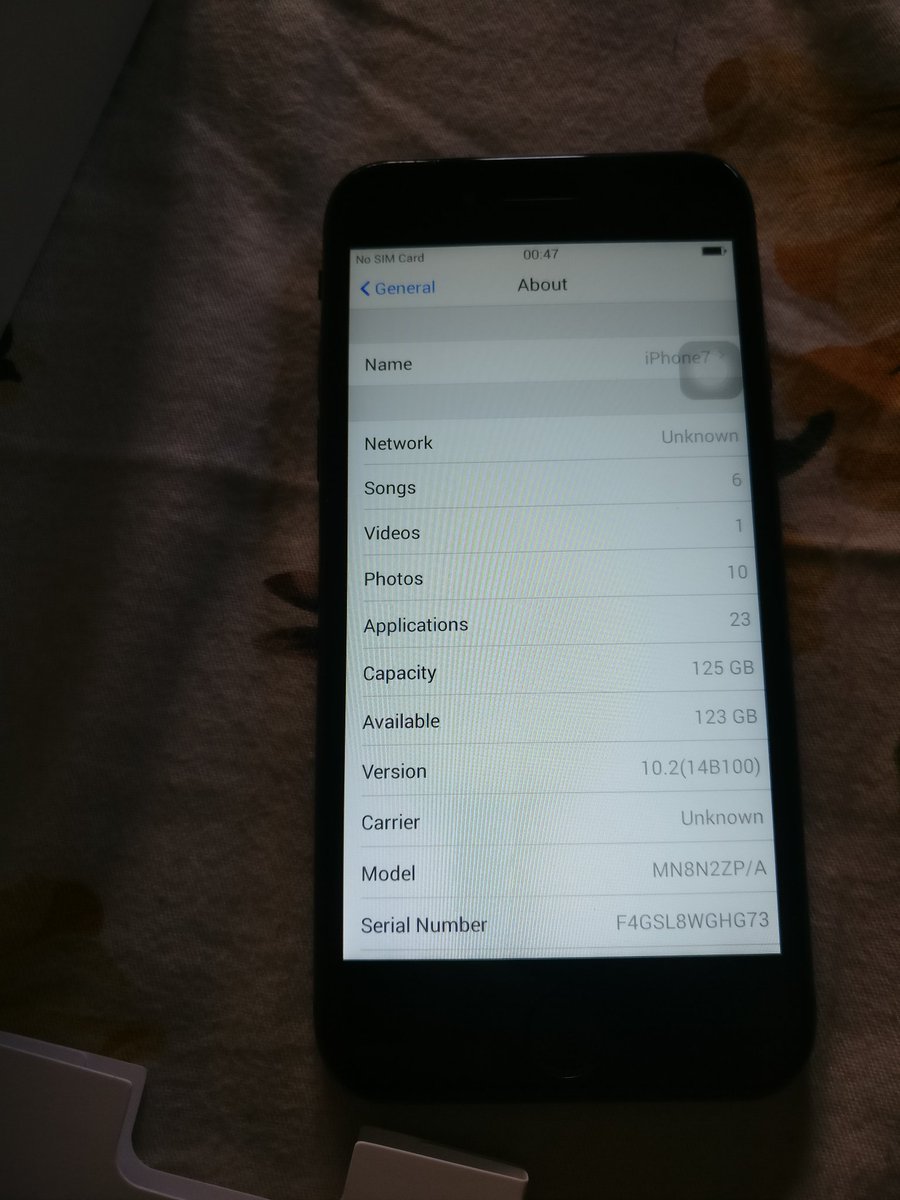 aneesha77's tweet photo. Ordered an #Iphone7 from @amazonIN and got a fake Chinese iPhone. What rubbish. Can't trust #Amazon for electronics. I want a refund. https://t.co/fPx3haGnRQ