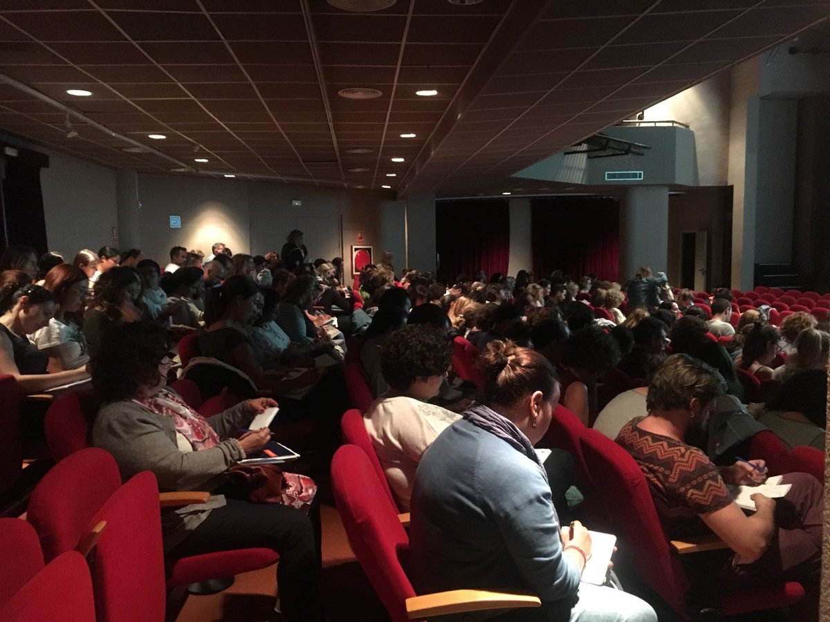 cepeivissa's tweet photo. Ahir més de 200 docents iniciant la formació en Treball cooperatiu acompanyats per @soldevila_jesus. Molts caps pensants i molta energia https://t.co/OrUDKPORPb