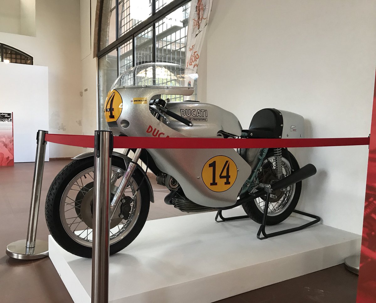turningfireinto's tweet photo. https://t.co/JNPD1NRLBH #prototype #ducatigp #gp500 #bikers #luxury #バイク #vtwin #ducatiarmaroli #Riders #moto #motos #motorcycle #motorbike https://t.co/hK95ViSs2y