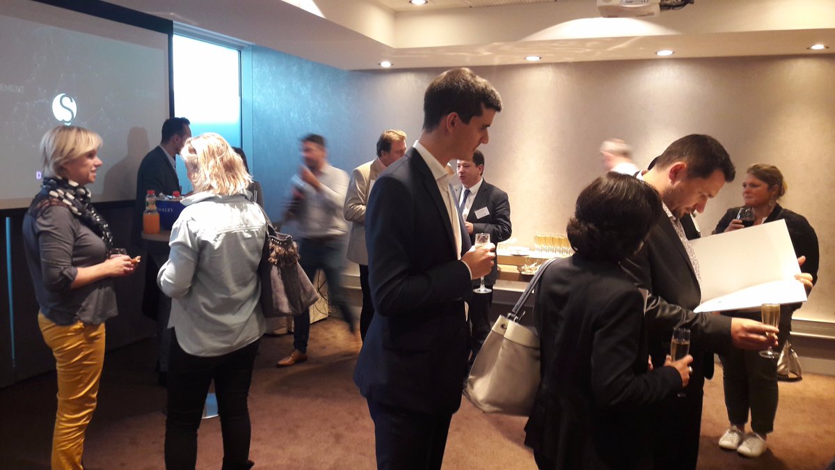 PerformanseFR's tweet photo. Retour en images sur notre #cocktail à Lille le 12/10. Merci à @b_tiphaine pour l'organisation. #intelligencollective https://t.co/WGSzbs294Q
