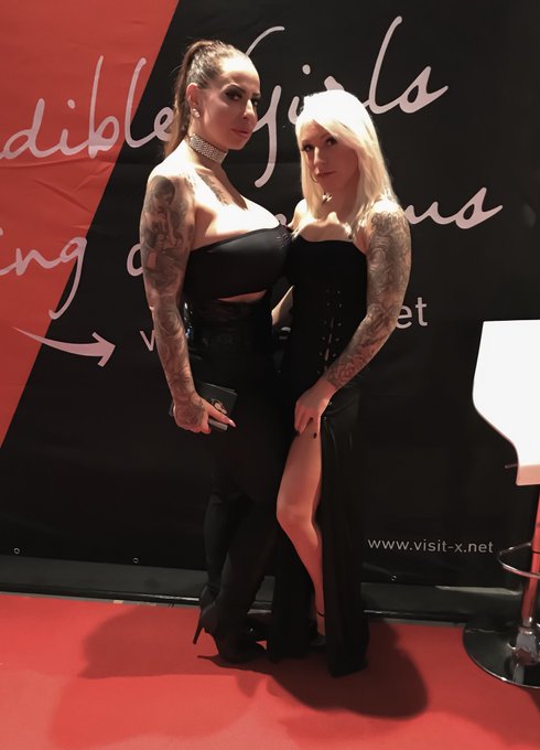 Venus 2017:  Was meint ihr? Soll ich mit meiner hei&szlig;en @blondy_marry mal einen Clip drehen?&ldquo; 😍 #love<a href="/tag/love"class="tags"><span>#love</span></a><a href="/tag/doll"class="tags"><span>#doll</span></a><a href="/tag/kiss"class="tags"><span>#kiss</span></a><a href="/tag/barbie"class="tags"><span>#barbie</span></a><a href="/tag/bigtittyclub"class="tags"><span>#bigtittyclub</span></a>