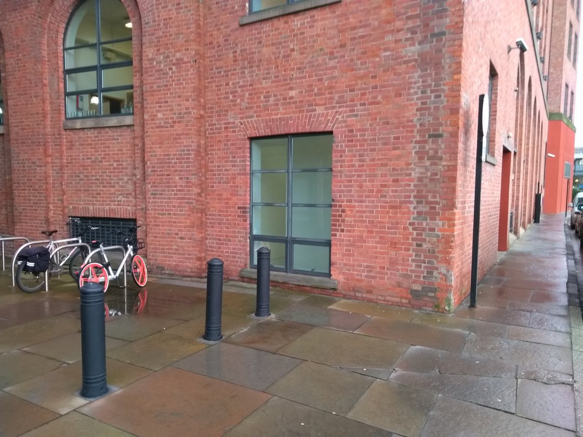Parked up a <a href="/MobikeUK/">Mobike UK</a> in @sqnewcastle right outside my office
