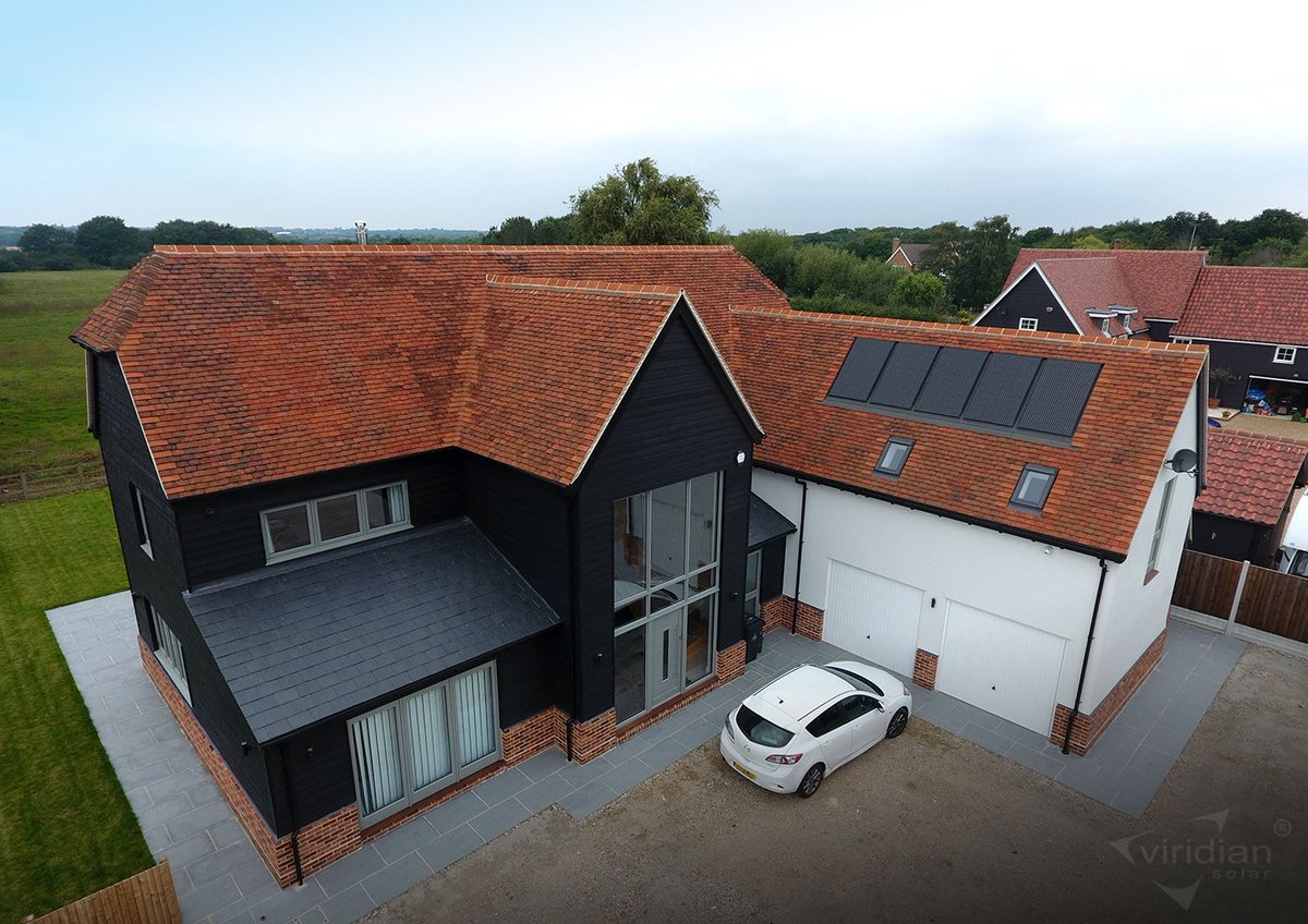 ViridianSolar's tweet photo. Here's some #StunningSolar for #FusionFriday - beautiful self built home in Essex with integrated #solar pv https://t.co/hk7AmWRGI6