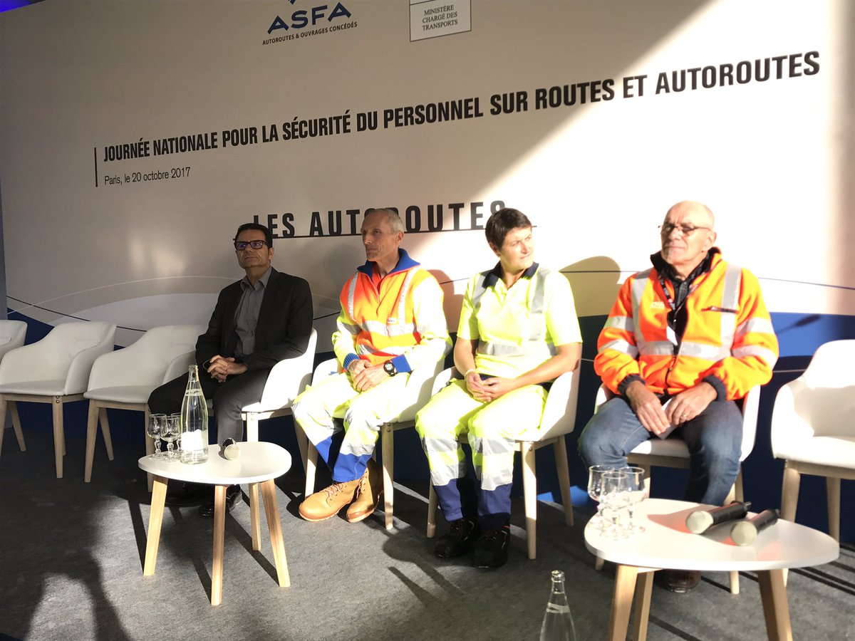 arnaud_hary's tweet photo. Journée nationale pour la sécurité des personnels intervenant sur autoroutes : tous ensemble #NapprochezPasDeMonHommeEnJaune https://t.co/VoCLXaA6Pn