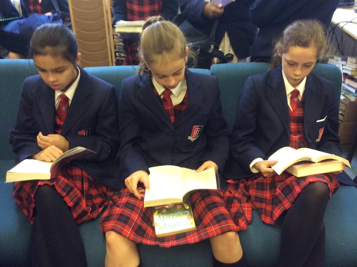 THSch_Junior's tweet photo. Year 6 enjoying their library lesson in the senior school library @THSch_Library #thy6 #thenglish https://t.co/v8ZnPGOrgo