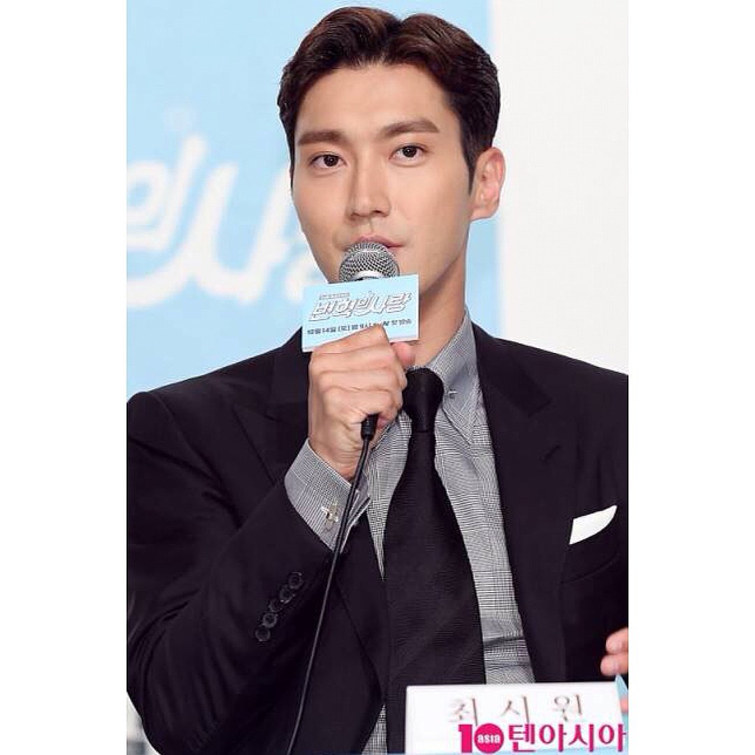 WeLoveChoiSiwon's tweet photo. 171012 - seoyeonju83 IG: "#tvn #drama #revolutionarylove #productionpresentation #choisiwon #cute #cool/handsome #youveworkedreallyhard👏👏👏" https://t.co/uwG9K7apqN