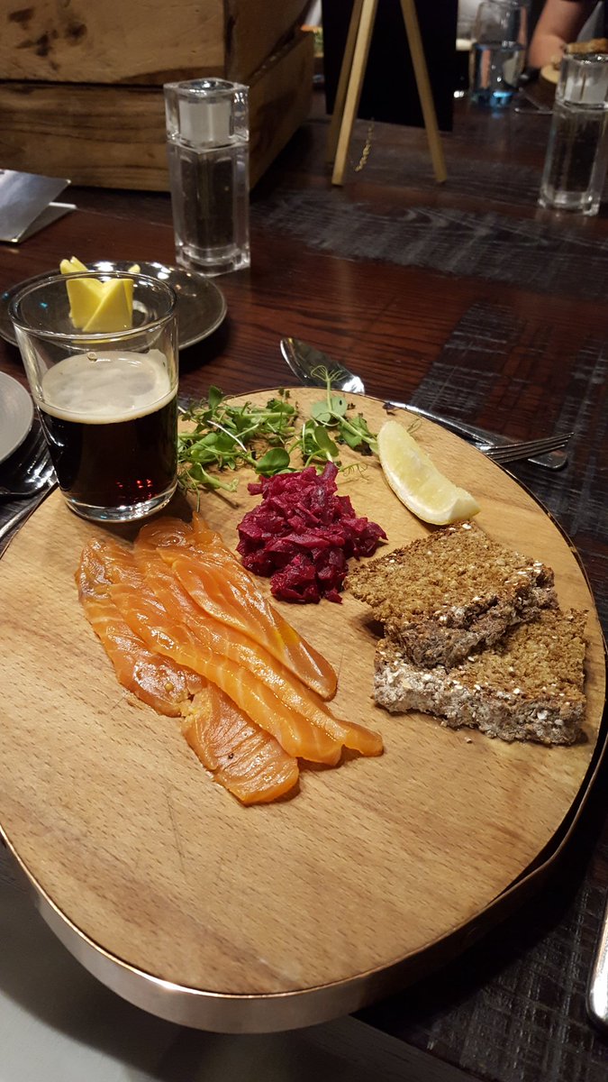 lawsofstyle_'s tweet photo. Amazing dinner for @GuinnessIreland #InternationalStoutday the other day 😋
#Guinesss #previewdinner https://t.co/ak8W2aulyz