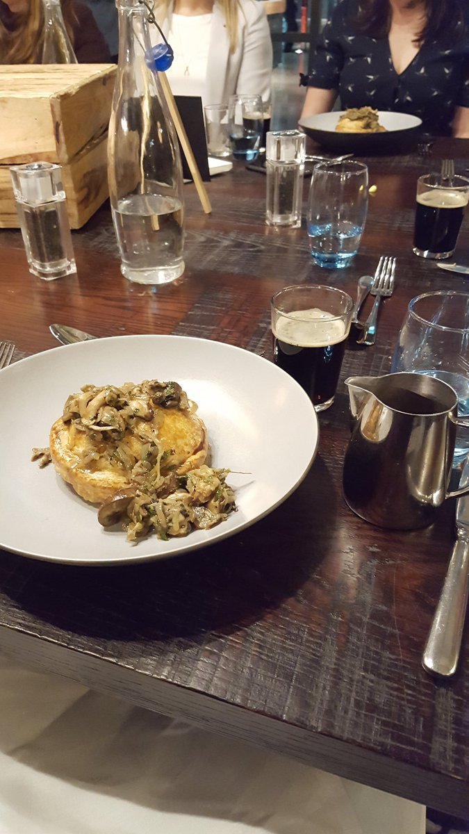 lawsofstyle_'s tweet photo. Amazing dinner for @GuinnessIreland #InternationalStoutday the other day 😋
#Guinesss #previewdinner https://t.co/ak8W2aulyz