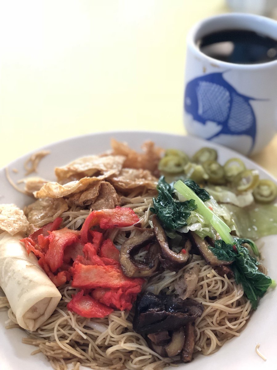 jas_lim's tweet photo. Breakfast ! #vegetarianbeehoon https://t.co/OCynmQX4uC