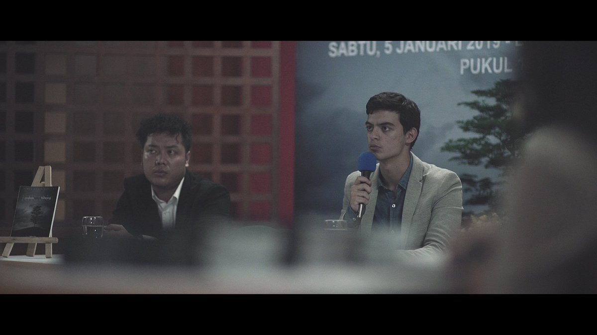 cintarahasiaNET's tweet photo. Kira-kira apa jawaban Dimas untuk pernyataan 'Kirana'?

#CDREpisodeTerakhir #nontonNETjam5 https://t.co/AYV9MVqgTK