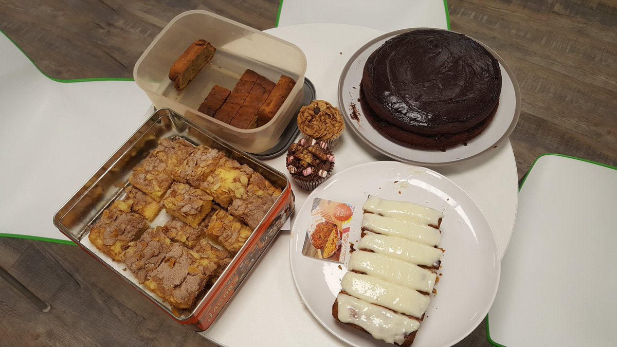 GroundControlGC's tweet image. The kitchen is full of cakes today for #wearitpink! Raising money to make like-saving research happen 🎀🍰 @breastcancernow