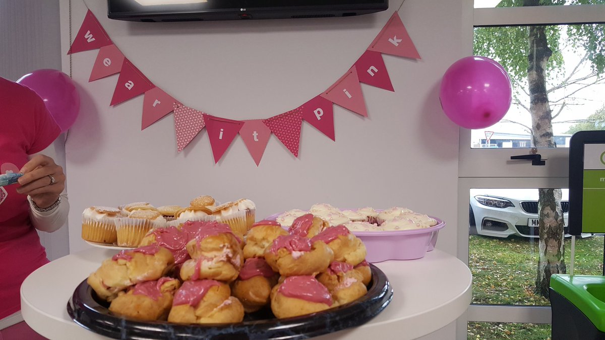 GroundControlGC's tweet image. The kitchen is full of cakes today for #wearitpink! Raising money to make like-saving research happen 🎀🍰 @breastcancernow