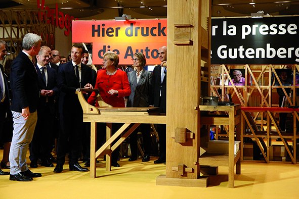 livreshebdo's tweet image. [Evènement] Foire de Francfort 2017 : la France imprime @FraFra2017 @IFParis #FraFra2018
livreshebdo.fr/article/foire-…