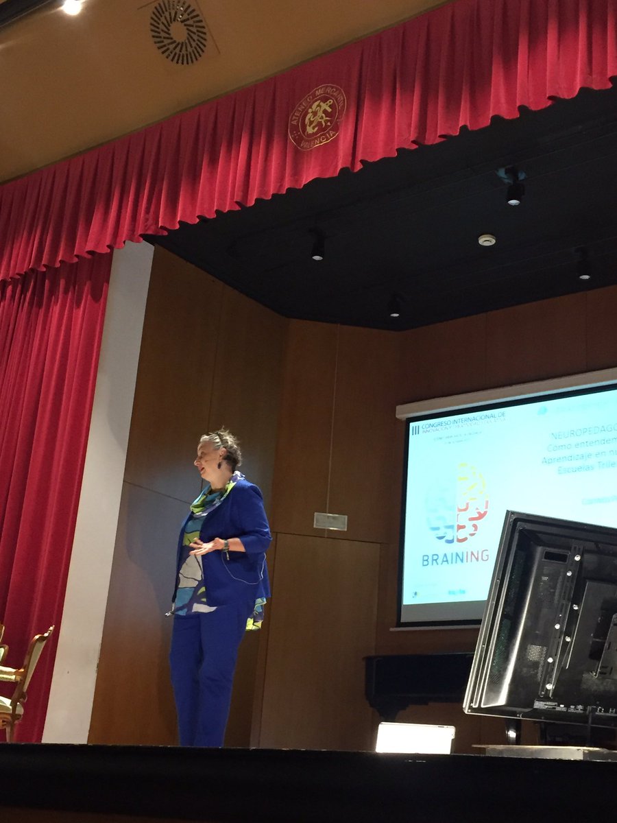 educaSGCTIE's tweet photo. @trilemaedu "El aprendizaje inteligente es hacer que los alumnos vibren en el aula" #brainingexperience https://t.co/Ju5pXcpdOo