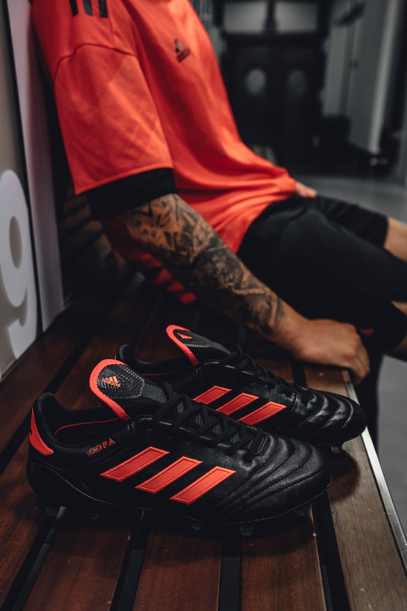 OKLegii's tweet photo. Nie spoczywaj na laurach. Wybierz #COPA17 Pyro Storm. #HereToCreate https://t.co/KjJ2p9DavT https://t.co/9RDwRqqcwZ