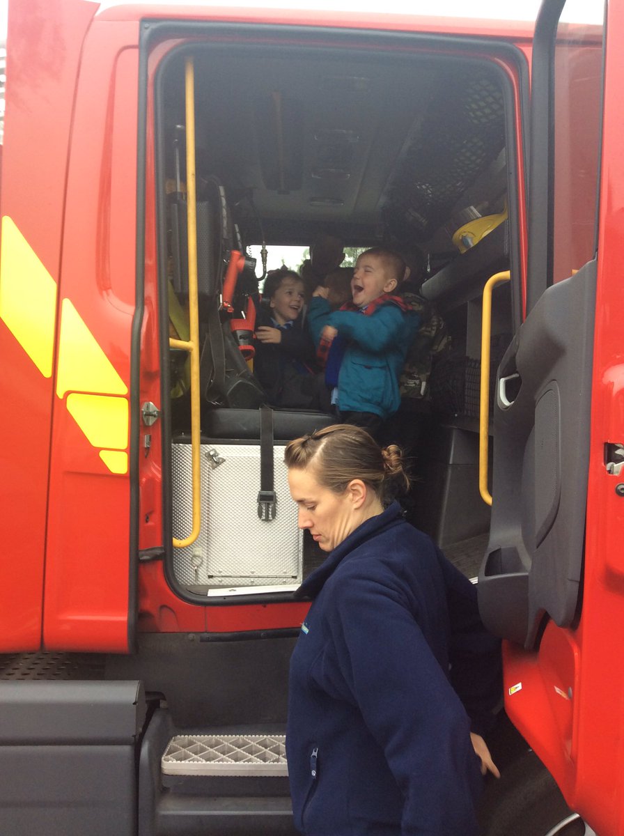 smceps's tweet photo. Reception had lots of fun exploring the role of a fire fighter.
#smcepsEY #peoplewhohelpus #cheshirefireservice https://t.co/qptCIIUAi2