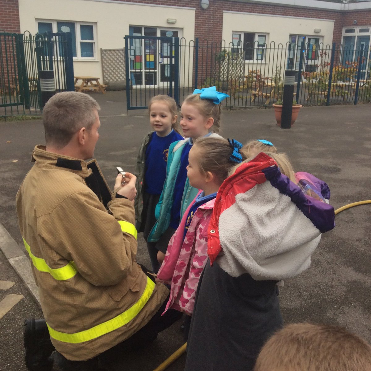 smceps's tweet photo. Reception had lots of fun exploring the role of a fire fighter.
#smcepsEY #peoplewhohelpus #cheshirefireservice https://t.co/qptCIIUAi2