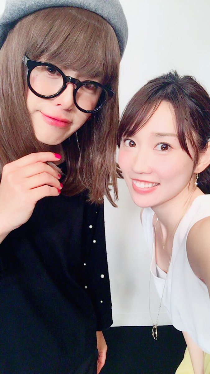 かじえり 先日 ブルーエンカウント のvo 田邊さんに 女装メイクをさせていただきました なんとメイク中 変身プロセス の動画が ファンクラブサイトの番組で公開されています 田邊さん完全に女性になってました 笑 激きゃわな おたなさんでした かじえり 先日 ブルーエンカウント のvo 田邊さんに 女装メイクをさせていただきました なんとメイク中 変身プロセス の動画が ファンクラブサイトの番組で公開されています 田邊さん完全に女性になってました 笑 激きゃわな おたなさんでした