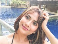 otopsiacom's tweet photo. Batal  Nikahi  Didi #Soekarno, #Vanessa  Angel  Jalan  dengan  Pria  Bule  https://t.co/SP2ZCJlCj6 https://t.co/LzRjVd1gHN