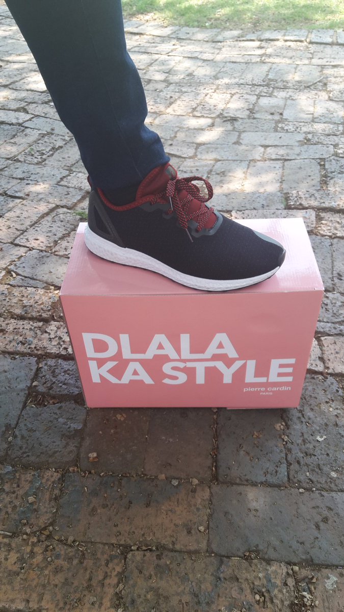 PierreCardinZA's tweet photo. We are kicking it out at Wits University's Library Lawns today! Have you seen us? Come and tell us your #StoryOfStyle and you could WIN! https://t.co/ZZunHnZESd