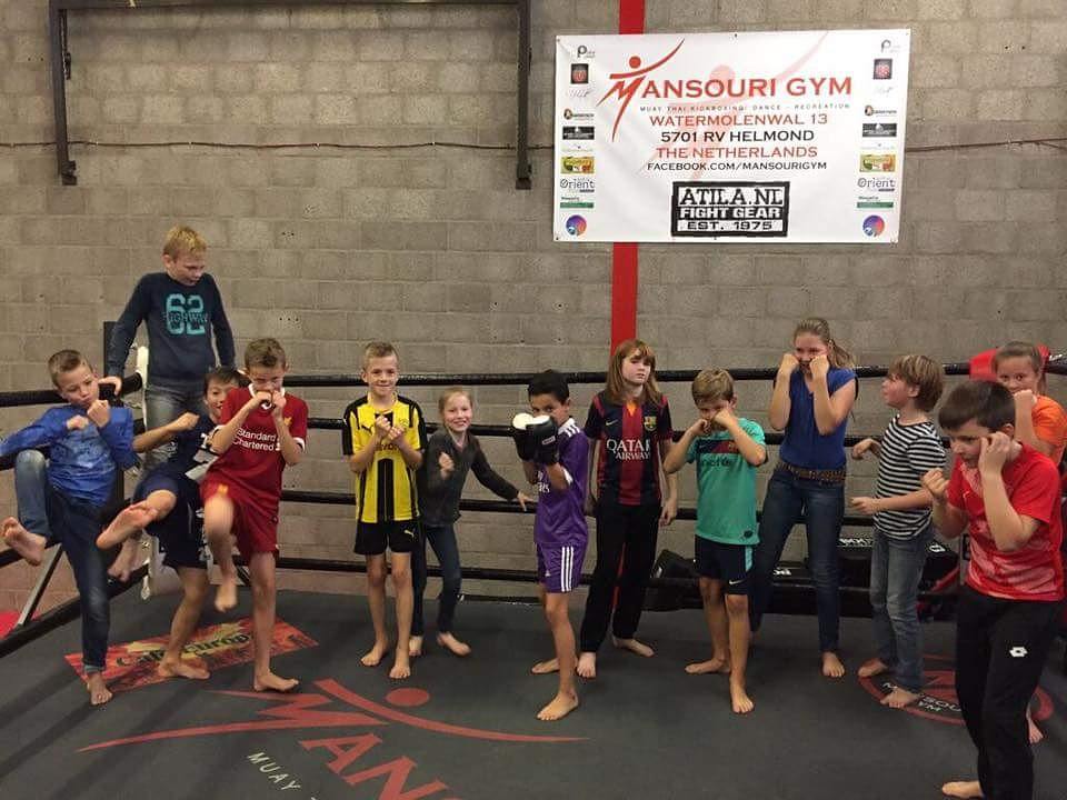 MansouriGym's tweet photo. #jibbhelmond #kidsbootcamp #kickboxing #mansourigym https://t.co/gvQyjWE8hn