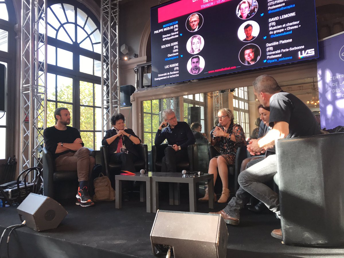 le_CNM's tweet photo. #EdithLecourt ac des groupes d'impro libre on essaye de rentrer en relation via les sons pour créer un moment musical fusionnel. #MaMA17 https://t.co/YthfFawq04