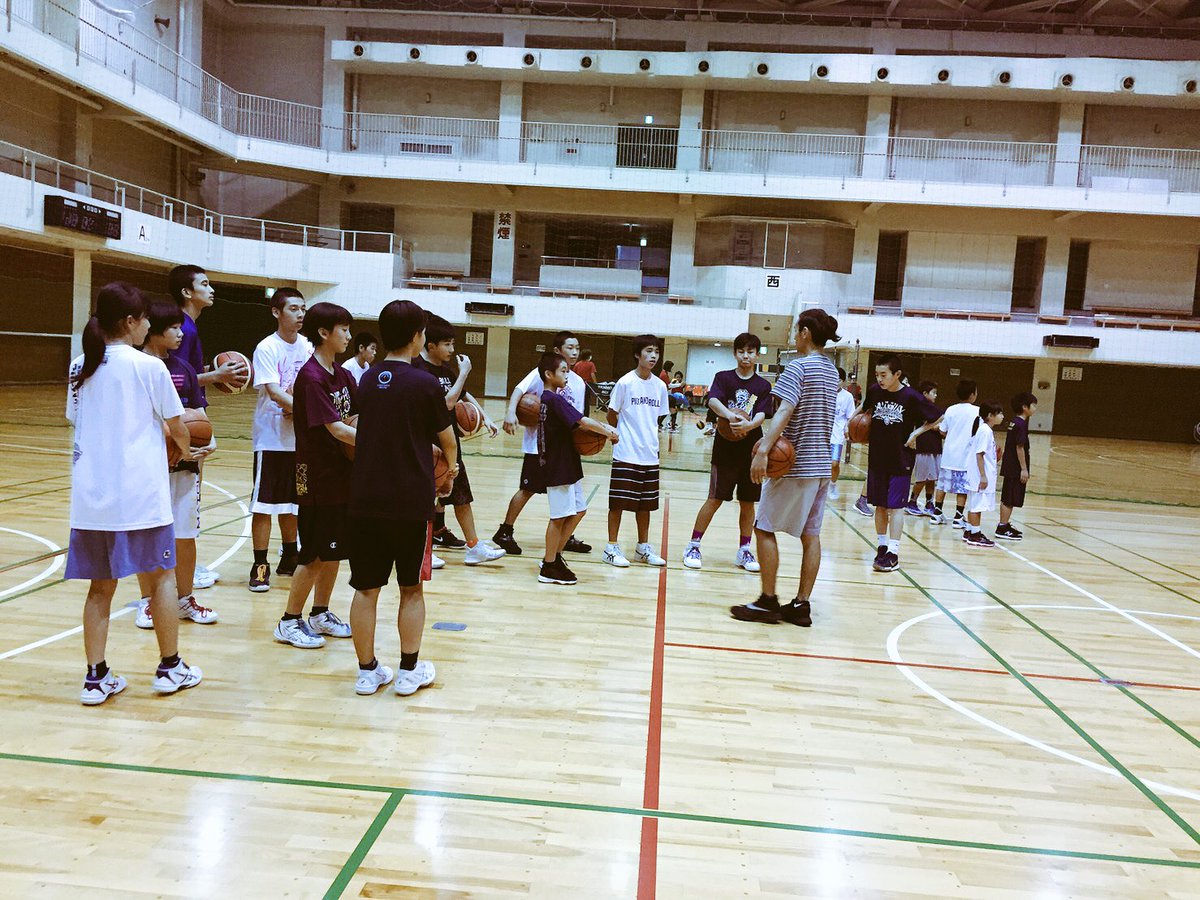 icandoit807's tweet photo. ブログ更新しました😎😆

プレイヤーから指導者に変わって1年。

まだまだ未熟者ですが、頑張っていきます♪

毎日勉強！！！

今日も頑張るぞーーー💪💪💪

#grow #up  #王子スポーツセンター 

 https://t.co/wjpY5B6Bvq https://t.co/HSh4HAPNdH