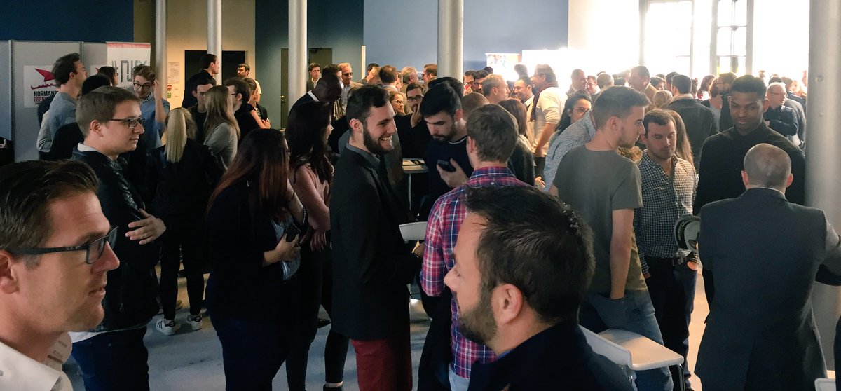 L'affluence des grands jours à @SeineInnopolis pour découvrir l'Ecole #InaugNWS #NWS