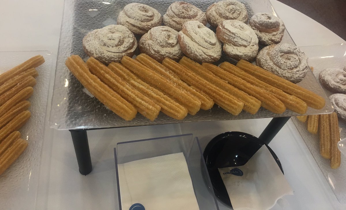 ScientiaJMLN's tweet photo. Desayuno que sirven en el Congreso de la Sociedad Española de Nutrición y Endocrinologia... https://t.co/6pWDvU7sX6