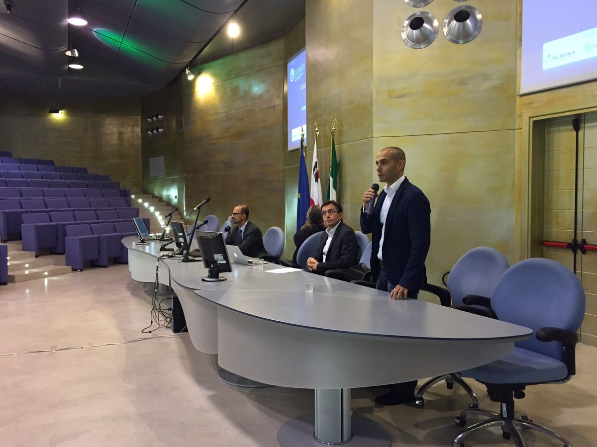 pluribus_one's tweet photo. Le introduzioni di @GiorgioGiacinto e @davideariu e la talk di Gary McGraw @cigitalgem durante l'#OWASPItalyDay #computersecurity https://t.co/cMEdSSD3ar
