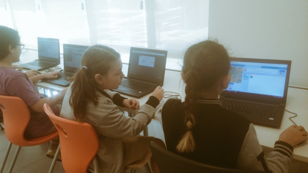 Sercan_EFE's tweet image. Geleceğimizsiniz... #ucodeweek #europecodeweek #ugurkodluyor #ugurokullari @karsiyakakampus @snolylmz @metinakcaa @melekkucukkurt