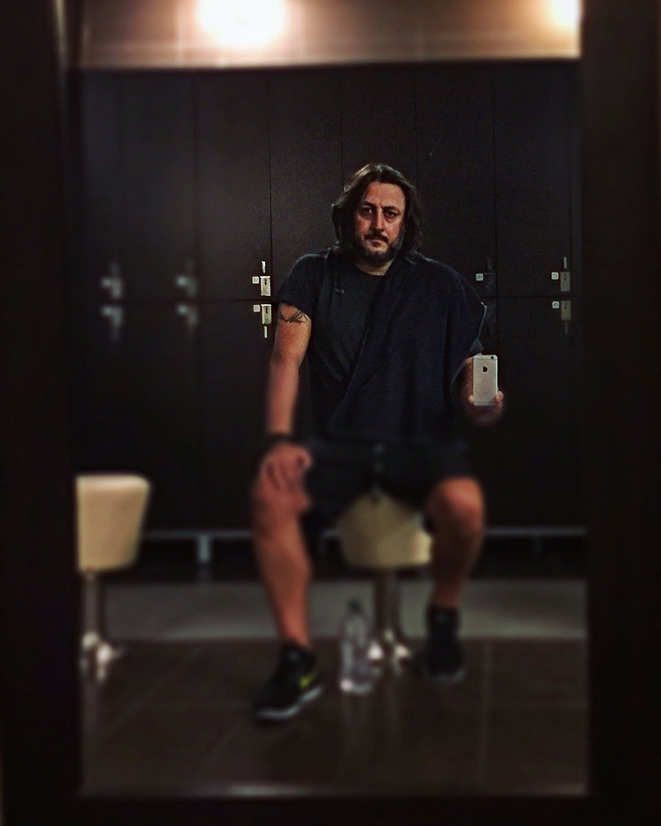 AleBetti3's tweet photo. "dopo ogni allenamento mi sento a pezzi, smontato come un mobile...non so se rendo l’ikea!" (cit.) https://t.co/pfO301Ortl