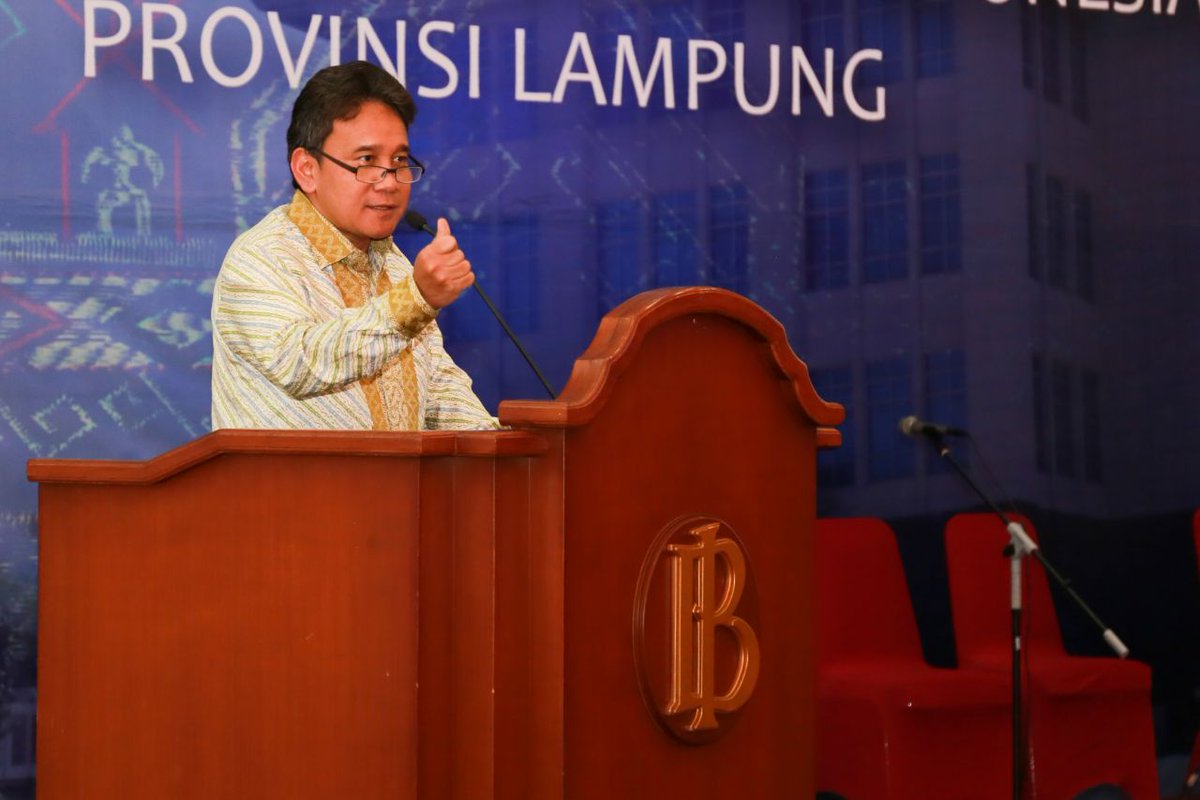bank_indonesia's tweet photo. Deputi Gub.Senior BI, Mirza Adityaswara hadir sbg Pembicara pd #ISEI2017 dg tema "Terobosan untuk mengatasi Kesenjangan Sosial Ekonomi" https://t.co/uEMRaXpEkW