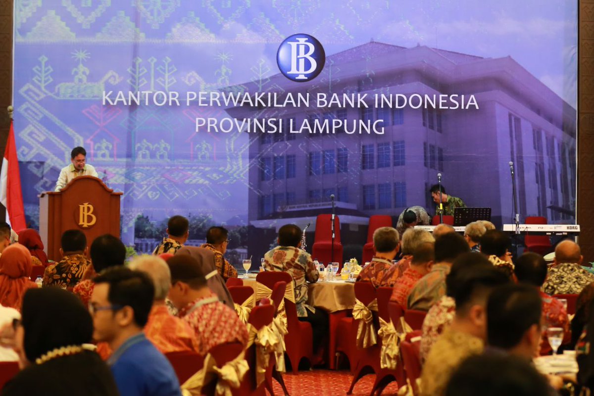 bank_indonesia's tweet photo. Dlm seminar nasional #ISEI2017, DGS memaparkan 8 langkah Bank Indonesia untuk mengatasi kesenjangan ekonomi yaitu : https://t.co/fIiBG7X9ap