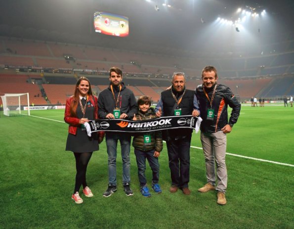 EuropaLeague's tweet photo. #UEL sponsor #HankookTyre gave 4 fans an exclusive Back Stadium Tour at @acmilan
Stay tuned for Hankook's new competition on Monday! #ACMAEK https://t.co/Mc7ZusOhSv
