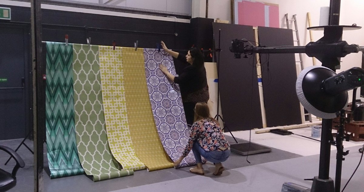 Art director Emily Smith &amp; writer Amelia Smith <a href="/RealHomes/">Real Homes</a> getting to grips with geometrics #wallpapershoot