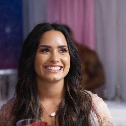 ericabitch_ever's tweet photo. I was watching the #SimplyComplicated and she is so pure and honest with us and I loved .  @ddlovato Portugal loves you . You are the best . https://t.co/XNV3p7EjDJ