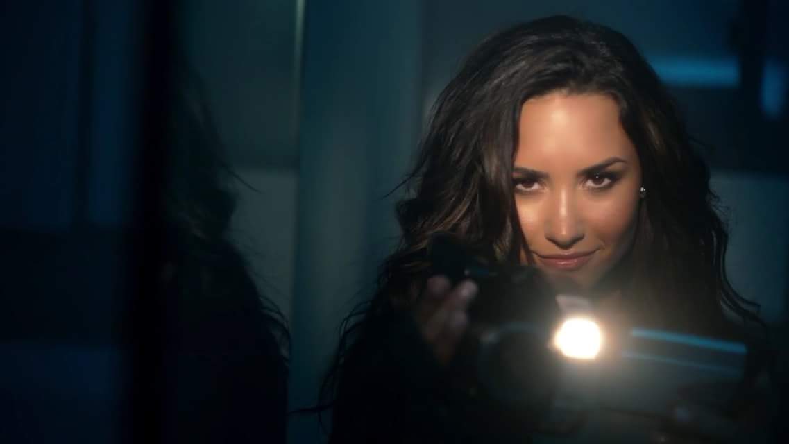 ericabitch_ever's tweet photo. I was watching the #SimplyComplicated and she is so pure and honest with us and I loved .  @ddlovato Portugal loves you . You are the best . https://t.co/XNV3p7EjDJ