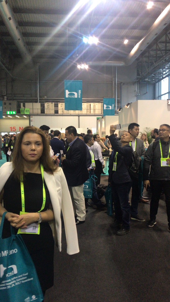 Julia_Stetska's tweet photo. We go internationally 🇮🇹😎 Buongiorno Milano !! #hostmilano @RSITweets @RSecretsInc https://t.co/Cv5s7ZSZLM