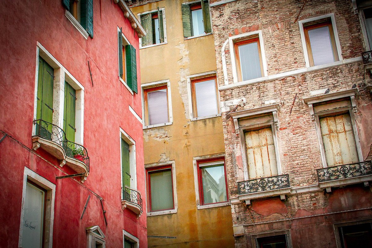 kaylas_gifts's tweet photo. #Venice #Venedig #Venezia #Italia #Italy #Italien #Europ #City #Cityscape #Urban #Buildings #Architecture #Facad... https://t.co/Z2DuKTjELy