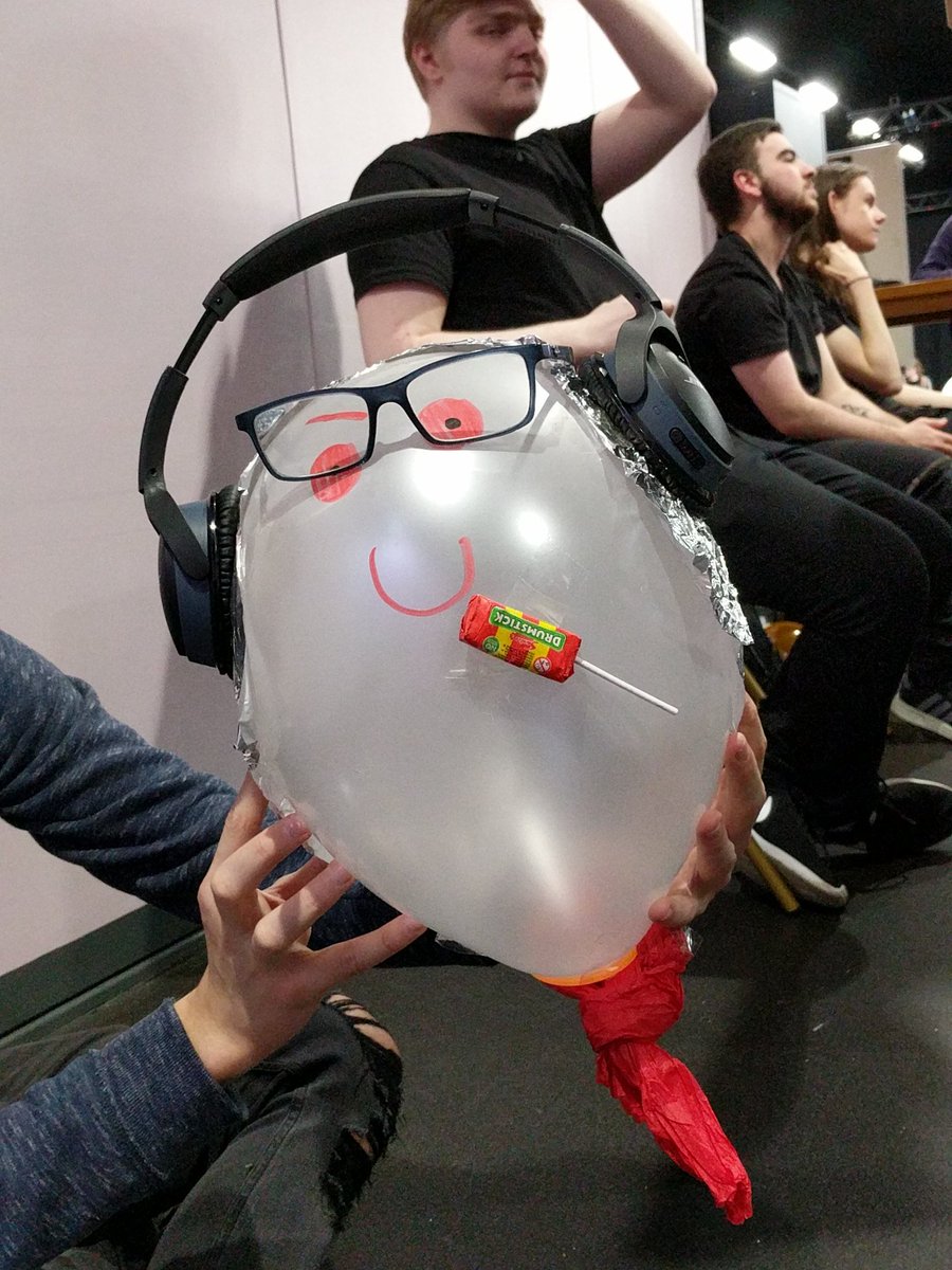 MaPlusPlus's tweet photo. Meet Bubbles, @NamePending_E4's SUPER DELUXE Friend Balloon! ~R #UCLan4WC https://t.co/nId5NMnDUP
