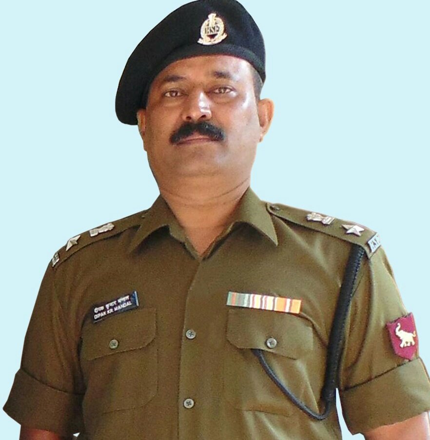 DG and all ranks #BSF salute Shaheed Deepak Kumar Mandal Second in Command.
Officer breathed his last today 1145 hrs in Kolkata
1/n